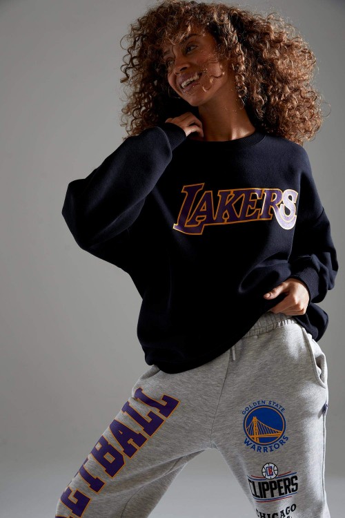 Sweatshirt Model 1